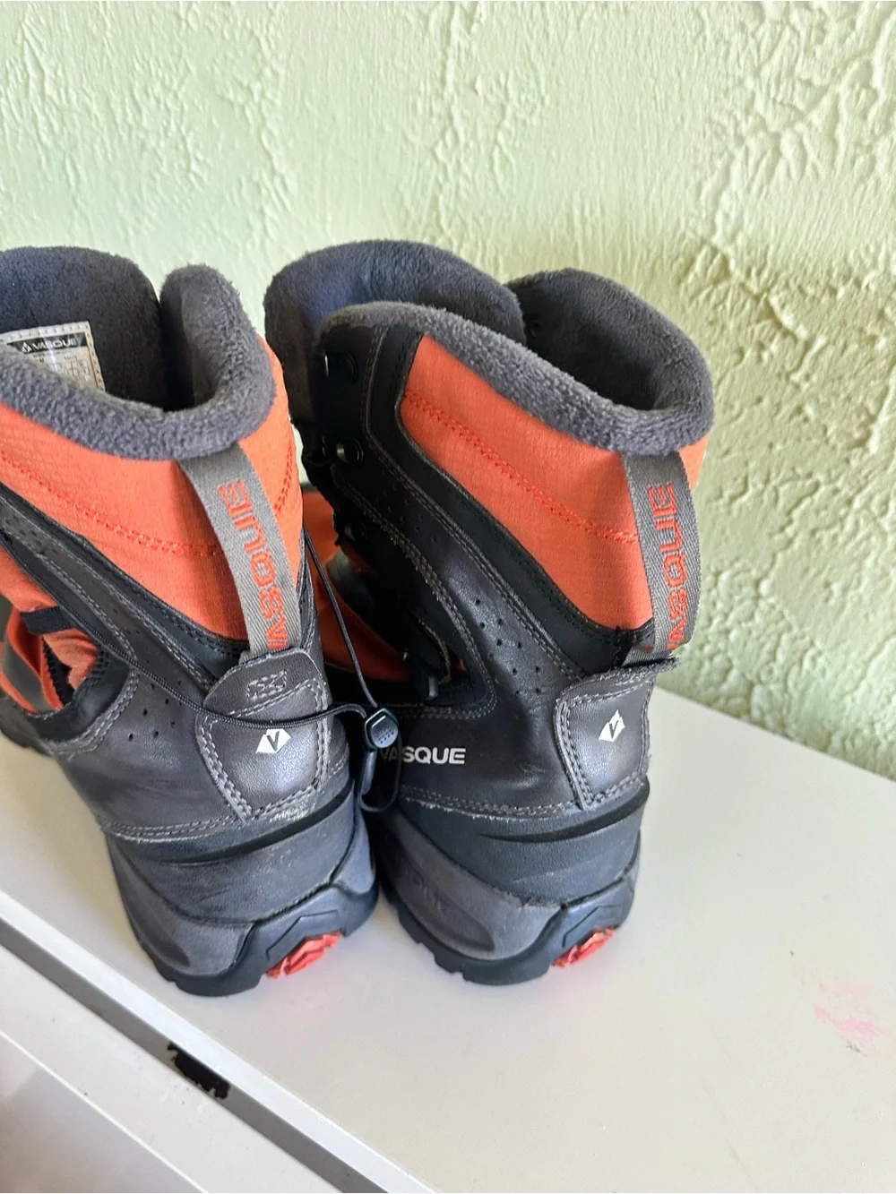 Vasque Arrowhead snow boots hiking orange men’s 9.5